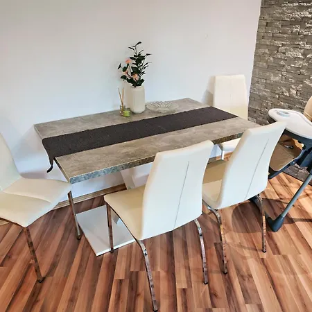 Appartement Large Terrace